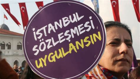 İ­s­t­a­n­b­u­l­ ­S­ö­z­l­e­ş­m­e­s­i­n­i­ ­ş­i­d­d­e­t­ ­m­a­ğ­d­u­r­u­ ­k­a­d­ı­n­l­a­r­d­a­n­ ­d­i­n­l­e­y­i­n­